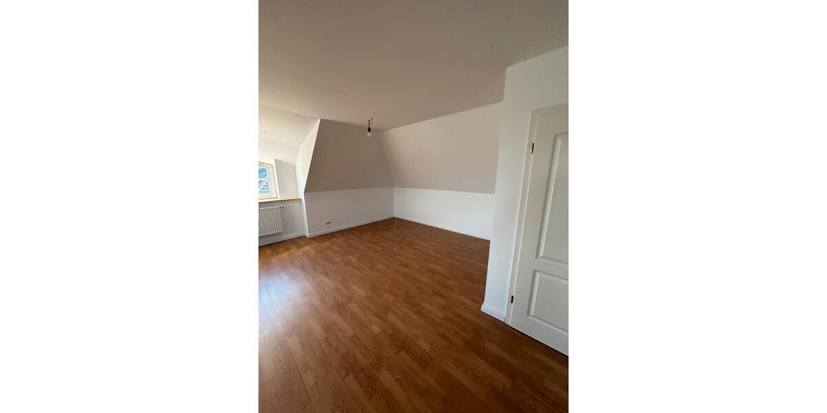 Dachgeschoßwohnung Aukrug - 2.5 Zimmer, 75 m&sup2;, 1.000&euro; | Angebot:25312911