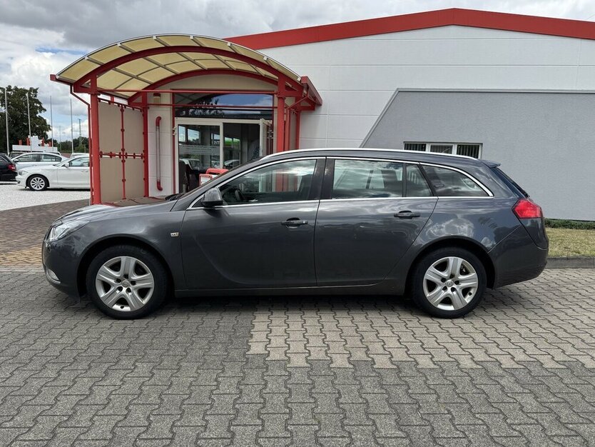 Insignia 1.8 Sportstourer/AHK/NAVI/SHZ/TEMPO/