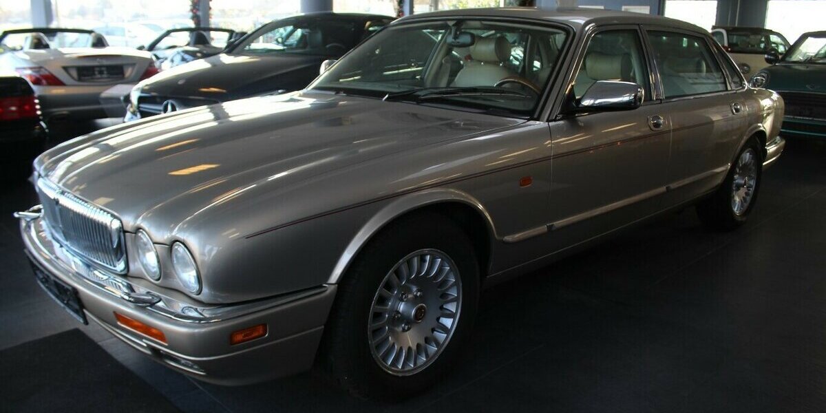 Jaguar XJ 4.0 Lang Automatik - Leder - Schiebedach - 119.865 km 19.980 &euro; Euskirchen 53881