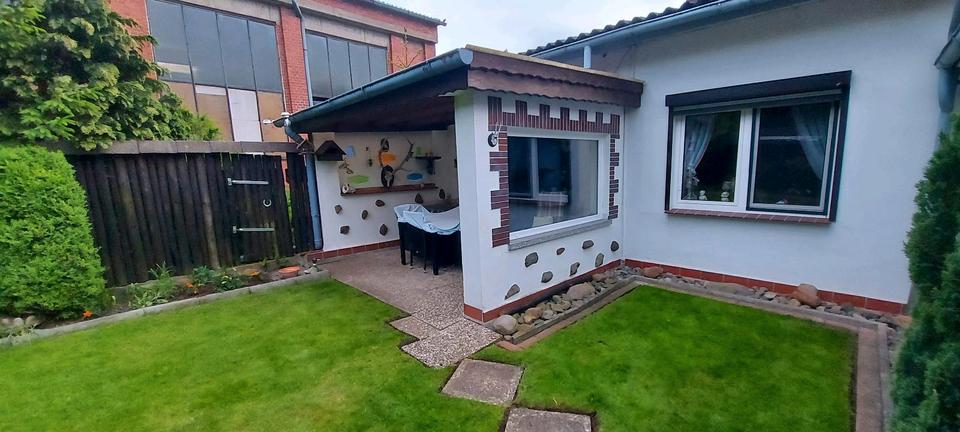 Reihenhaus Wesenberg - 9 Zimmer, 400 m&sup2;, 395.000&euro; | Angebot:26091800