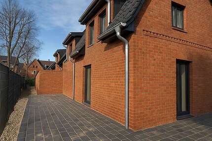 Haus zum Mieten in Norderstedt 2.300 € 129 m² 5 zimmer