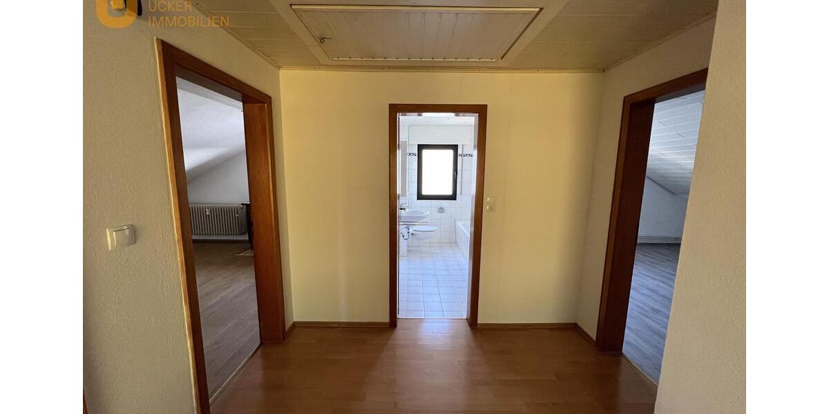 Dachgeschoßwohnung Rodgau - 3 Zimmer, 78 m&sup2;, 600&euro; | Angebot:24858542