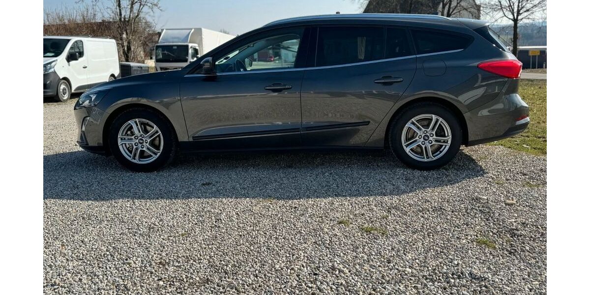 Ford Focus 110.610 km 9.900 &euro; Wolfersdorf 85395