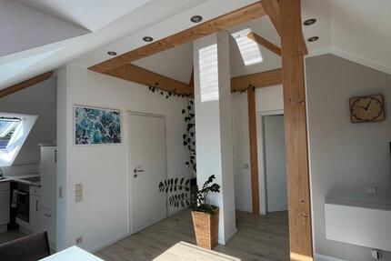 Möblierte Dachgeschoßwohnung in ruhiger Lage BEFRISTET