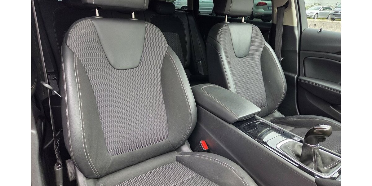 Opel Insignia Sports Tourer Elegance 47.149 km 14.600 &euro; Wilsdruff 01723