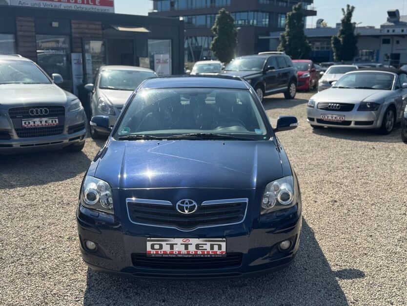 Toyota Avensis 118.000 km 5.290 € Singen 78224