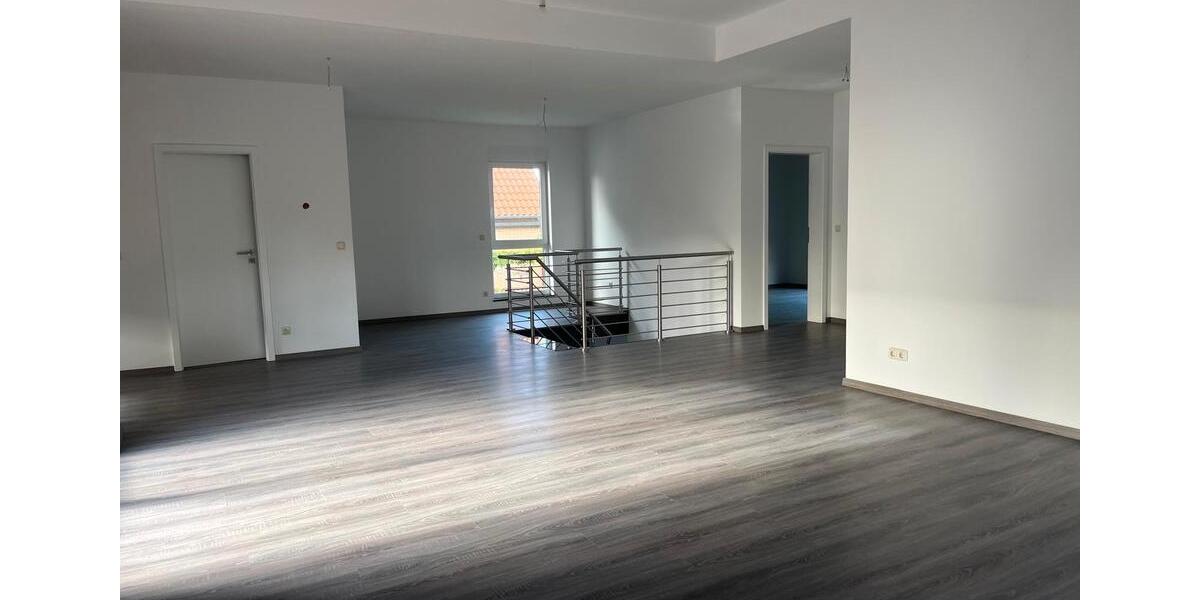 Terrassenwohnung Laatzen - 3 Zimmer, 120 m&sup2;, 1.750&euro; | Angebot:26125207