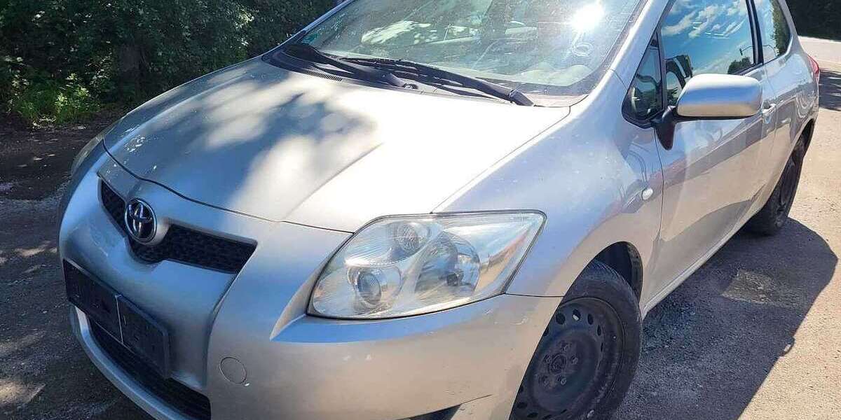 Toyota Auris 323.000 km 1.250 &euro; Kiel 24145