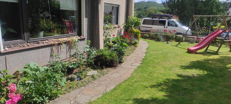 Ihr Traumhaus mit 8,5 Zimmer, 184 m², PV-Anlage, Naturgarten