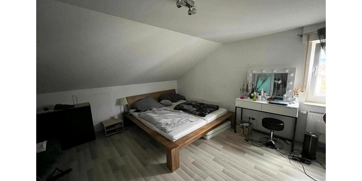 Dachgeschoss Wohnung 2 zimmer