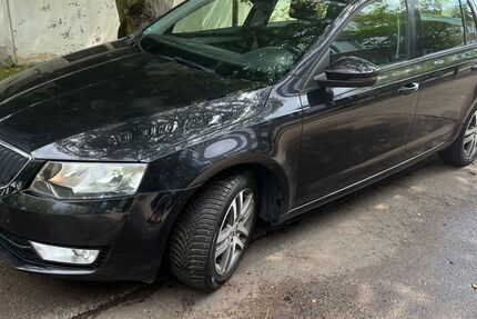 Skoda Octavia 118.000 km 10.500 &euro; Potsdam 14482