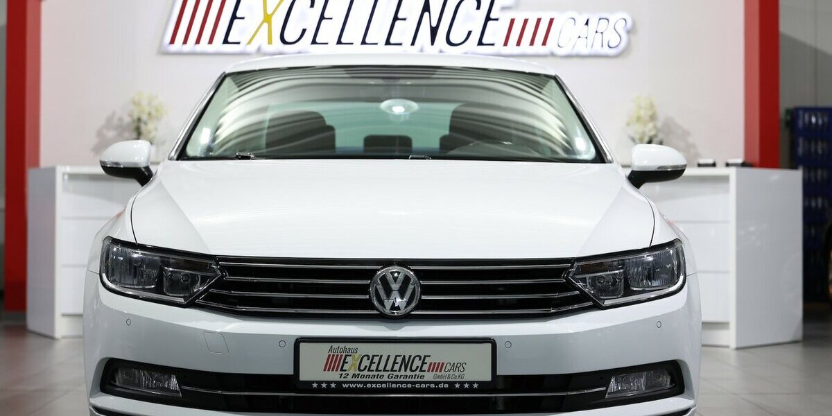 VW Passat 1.6 TDI Comfortline WHITE / MASSAGE+SHZ 176.000 km 11.111 &euro; Hamm 59077