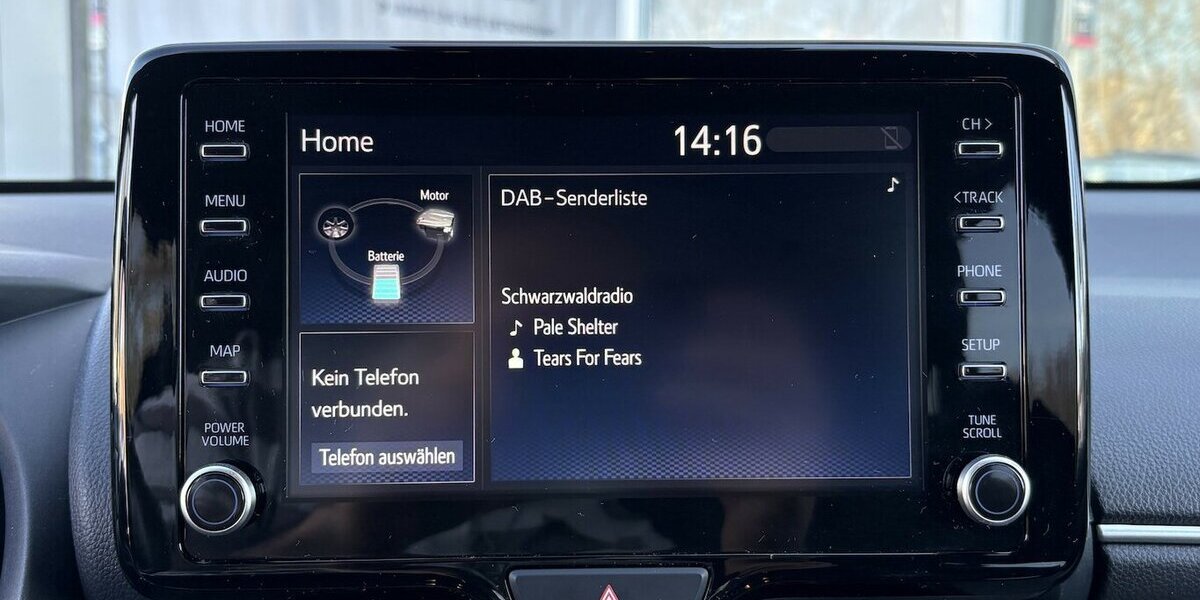 Toyota Yaris 1.5 Hybrid Black&White DAB/KAMERA/1.HAND 29.792 km 19.900 &euro; Villingen-Schwenningen 78054