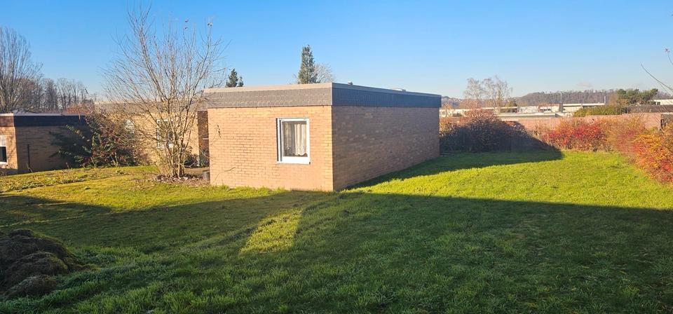 Sehr schöner Bungalow mit großem Garten in ruhiger Lage