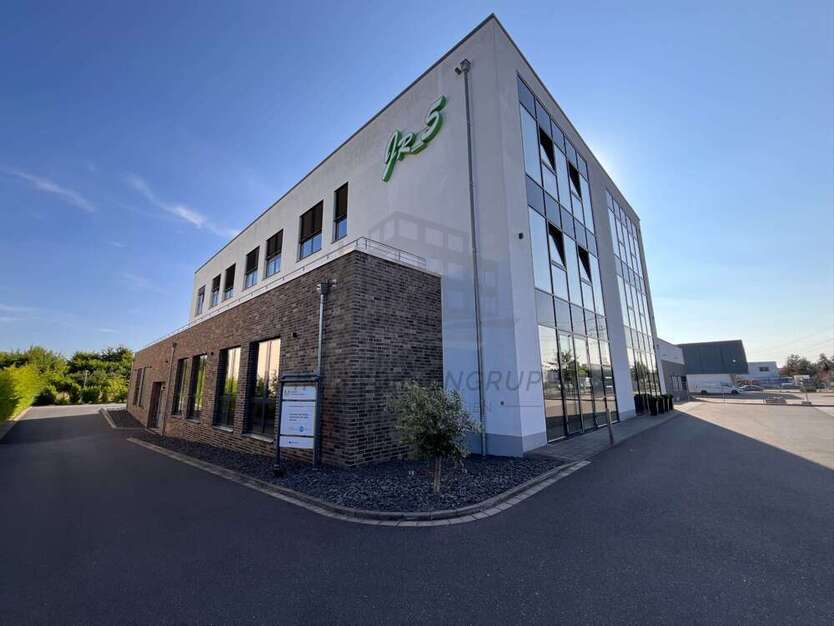 Büro in Troisdorf 6.880,50 € 565 m²