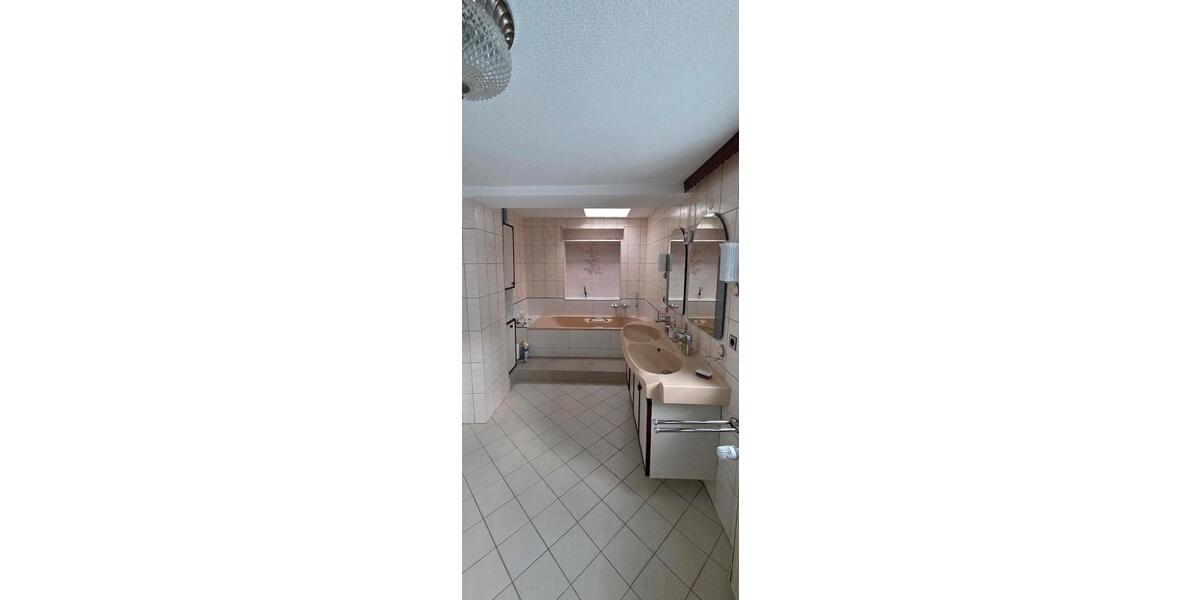 Einfamilienhaus Wadern - 8 Zimmer, 240 m&sup2;, 349.000&euro; | Angebot:26284900