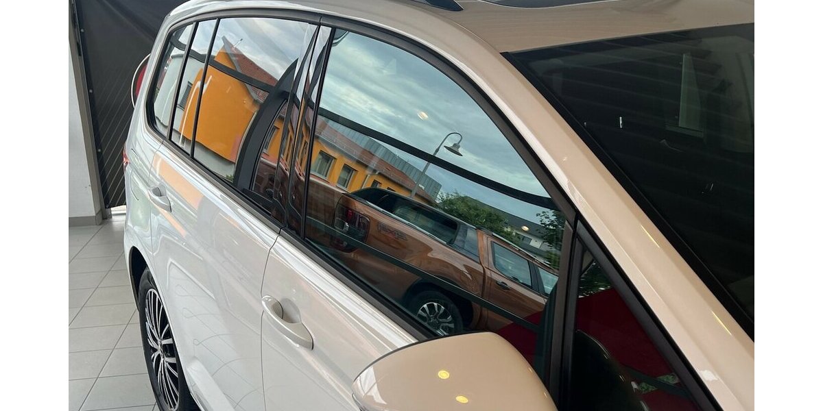 VW Touran Comfortline BMT Start-Stopp 7 Sitzer *Pano* 75.850 km 27.499 € Mainz-Kostheim 55246