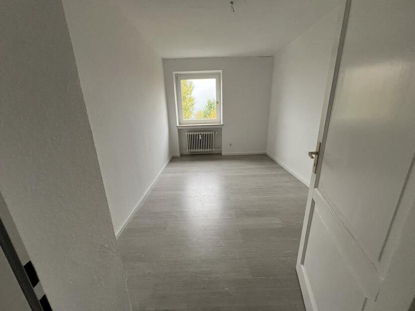 3-Zimmer-Wohnung - 75 m² Wfl. - Balkon - Aufzug - in Selb Plößberg zimmer