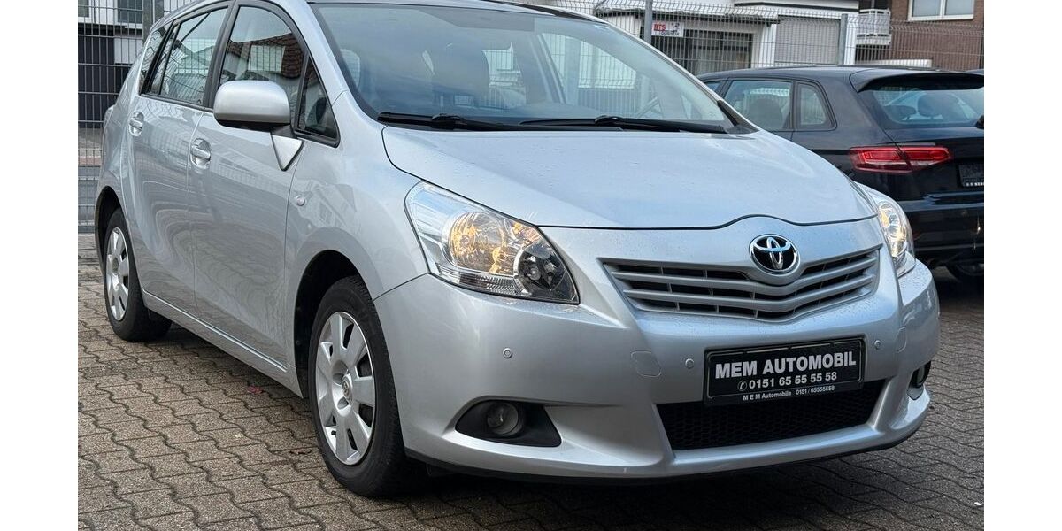 Toyota Verso 170.000 km 7.450 &euro; Hamm 59077