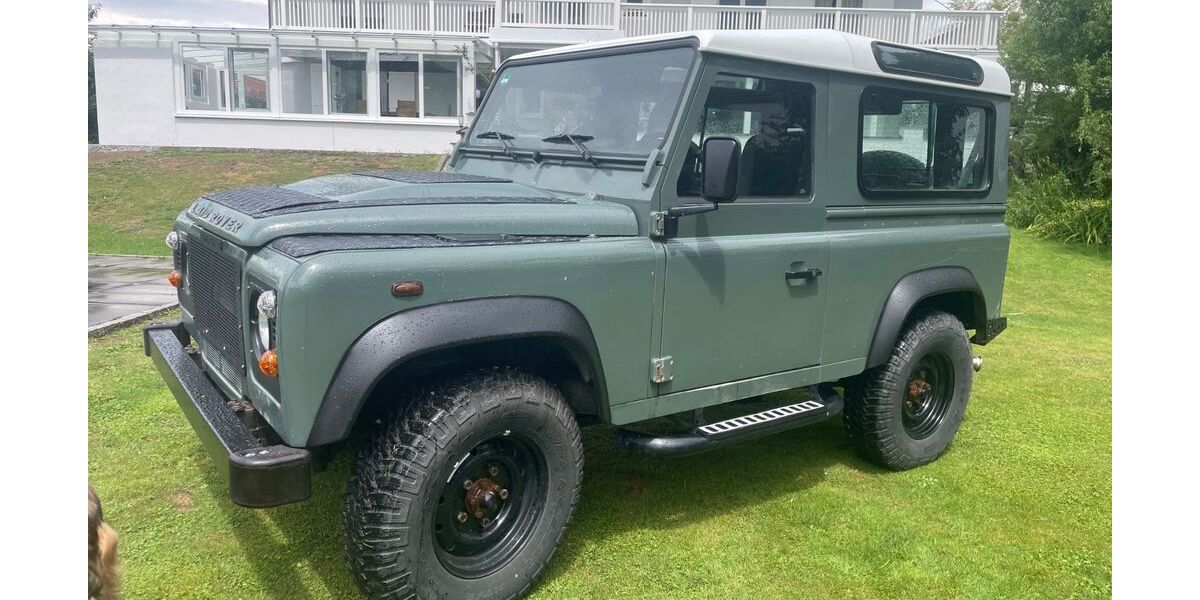 Land Rover Defender 19.400 km 35.900 &euro; Maitenbeth 83558