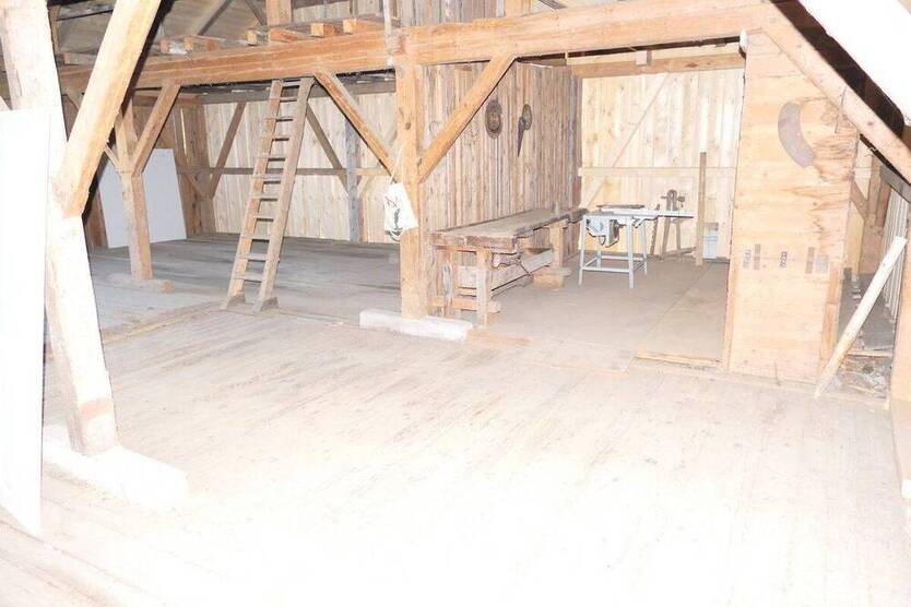 Geräumiges Bauernhaus mit Stall und Tenne