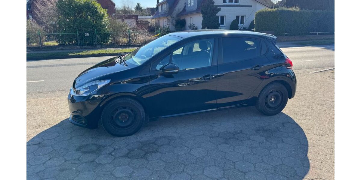 Peugeot 208 100.000 km 5.990 &euro; Stelle 21435