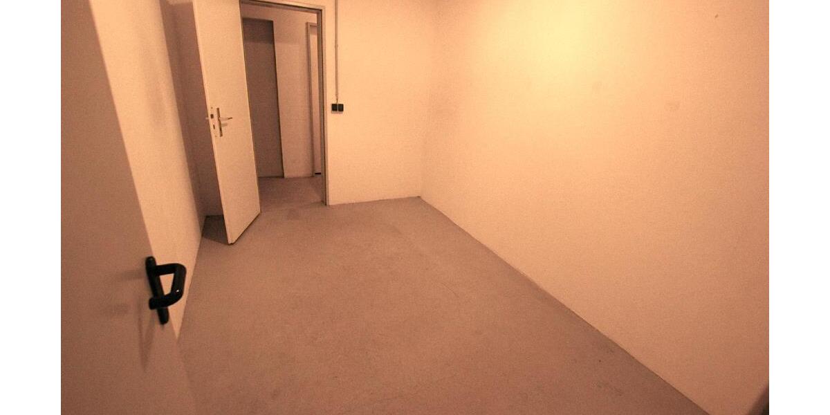 Sehr helle 2 Raum-Whg. mit Ausblick über die Stadt und Garage und *Bungalow auf dem Grundstück - Dachgeschoßwohnung Gera Ostviertel | Angebot:26334867