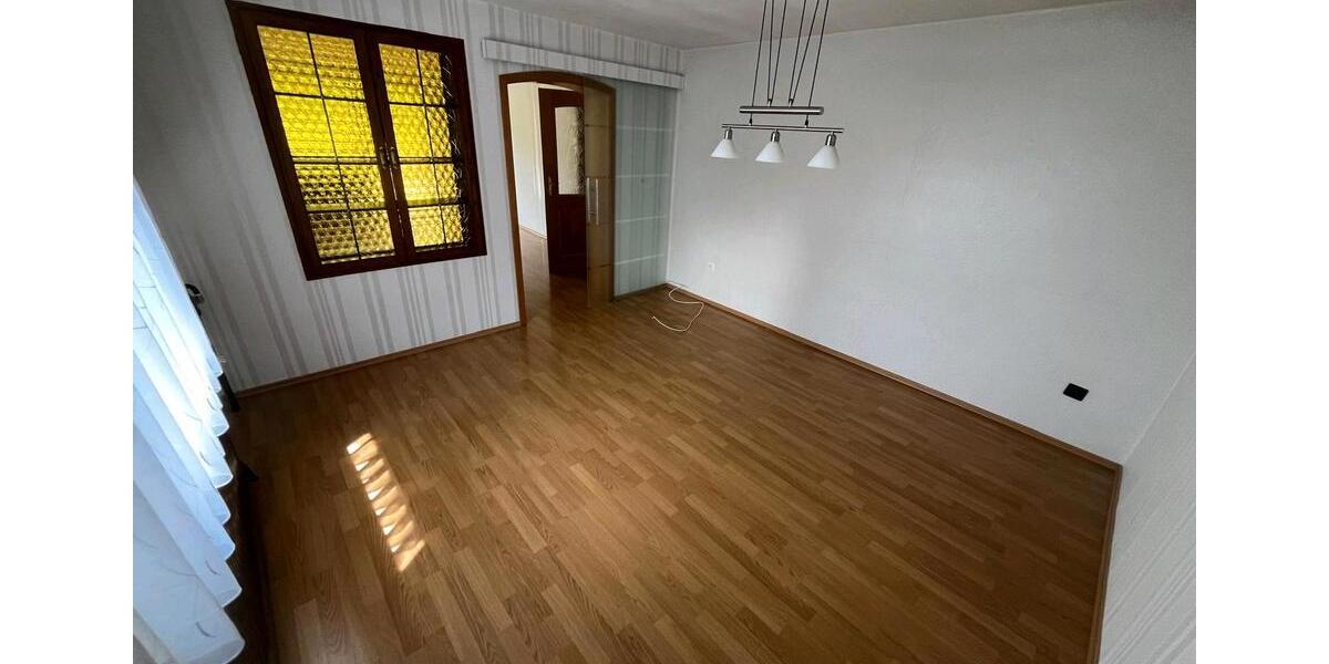 Einfamilienhaus Dermbach - 5 Zimmer, 140 m&sup2;, 165.000&euro; | Angebot:25157495