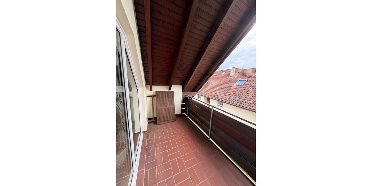 Dachgeschoßwohnung Petersberg - 3 Zimmer, 76 m&sup2;, 229.000&euro; | Angebot:25944122