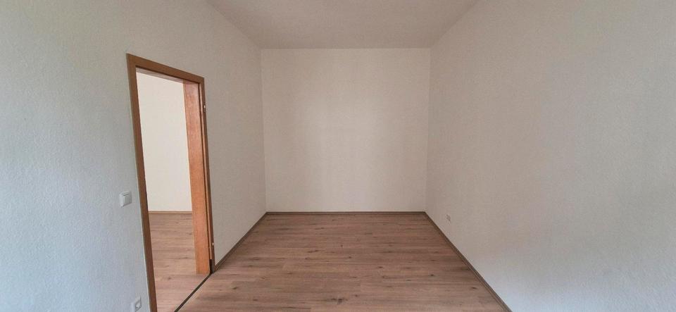 Erdgeschoßwohnung Döbeln - 1 Zimmer, 43 m&sup2;, 260&euro; | Angebot:25993773