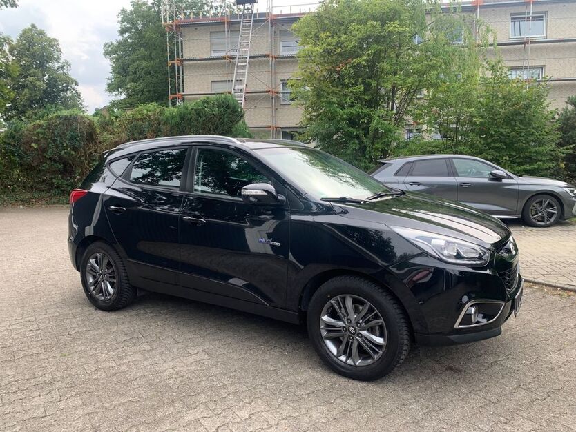 Hyundai ix35 90.000 km 10.800 € Bottrop 46244