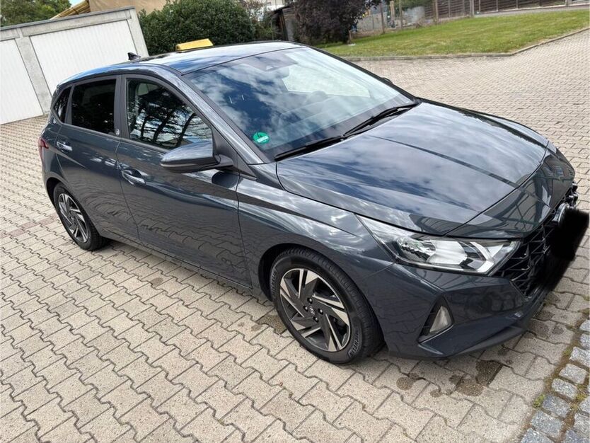 i20