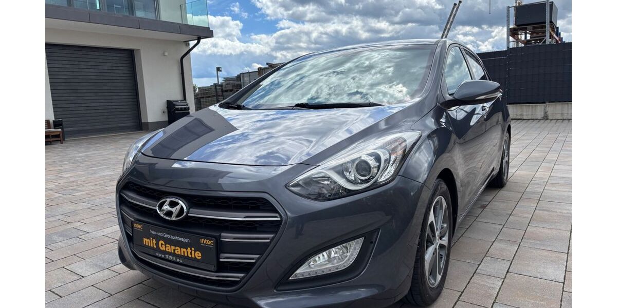 Hyundai i30 94.000 km 8.990 &euro; Kelkheim 65779