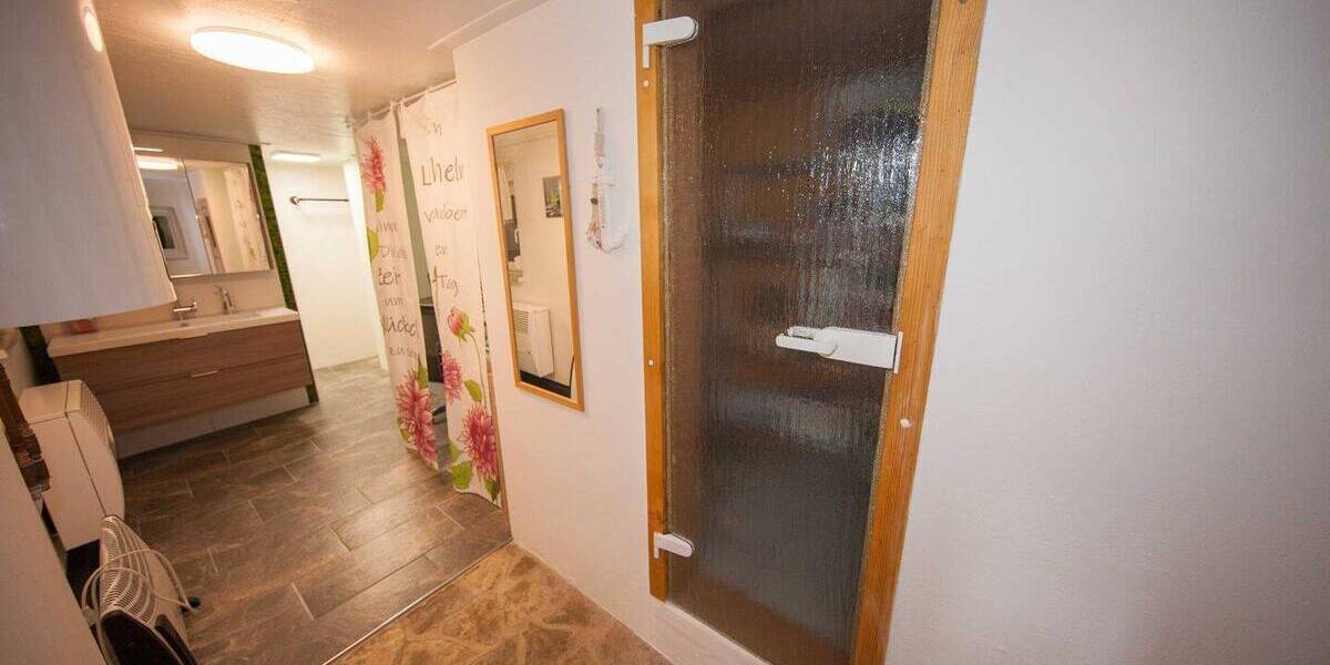 Mehrfamilienhaus, Wohnhaus Sachsenbrunn Sachsenbrunn - 3 Zimmer, 70 m&sup2;, 79.000&euro; | Angebot:26882110