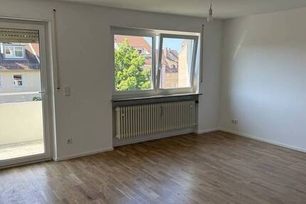 Hochwertig sanierte 3-Zi-Wohnung mit Südbalkon