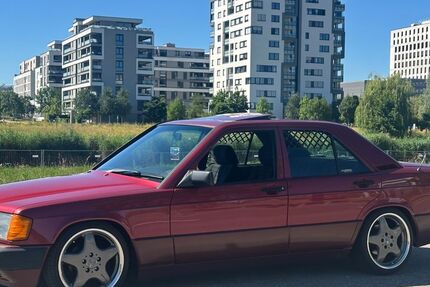 Mercedes-Benz 190 351.000 km 9.999 € Sindelfingen 71065