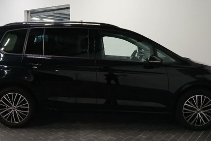 VW Touran 55.890 km 28.999 € Greiz 07973