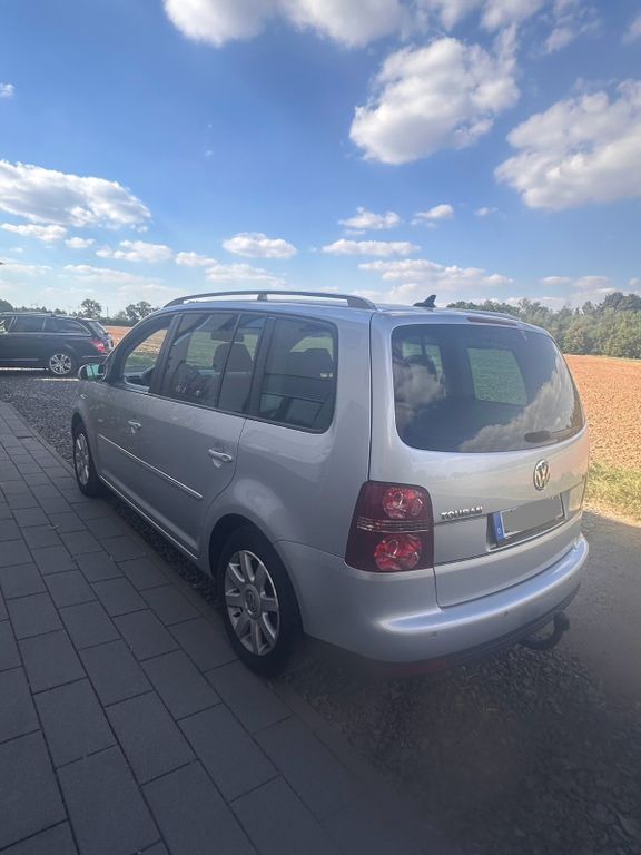 VW Touran 50.000 km 9.990 € Wuppertal 42285