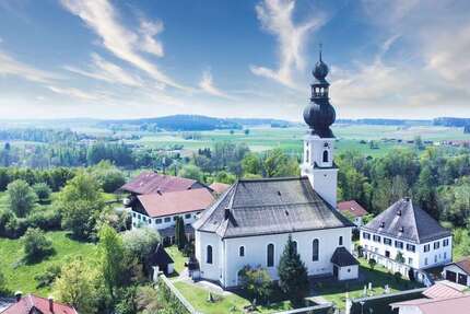 Haus zum Kaufen in Traunreut 2.300.000 € 1350 m² 22 zimmer