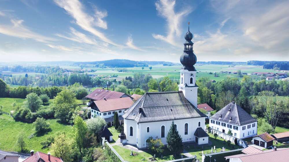 Haus zum Kaufen in Traunreut 2.300.000 € 1350 m² 22 zimmer