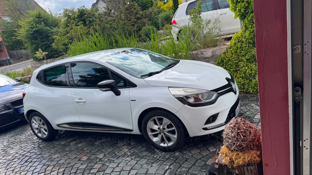 Renault Clio 141.581 km 5.999 &euro; Burgebrach 96138