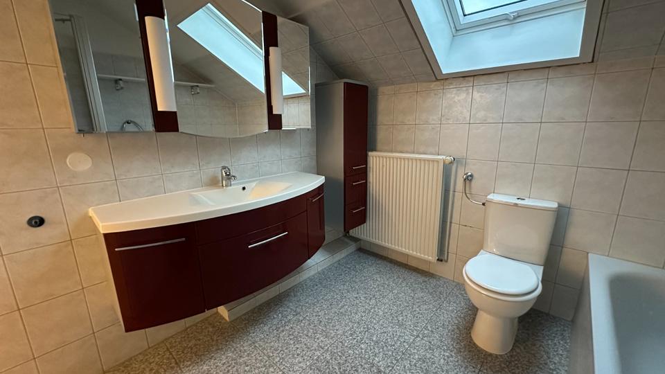 Helle Dachgeschosswohnung mit viel Stauraum in St. Jürgen 4 zimmer