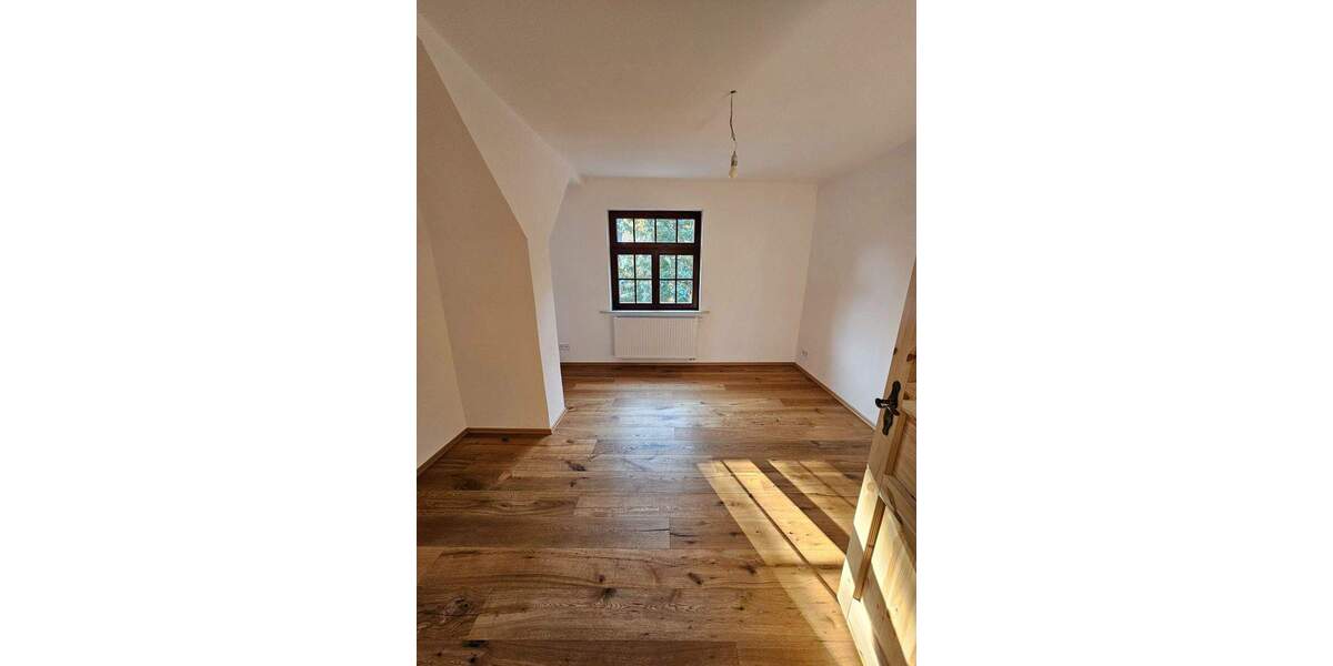 Einfamilienhaus Großpösna - 8 Zimmer, 217 m&sup2;, 2.520&euro; | Angebot:22434763