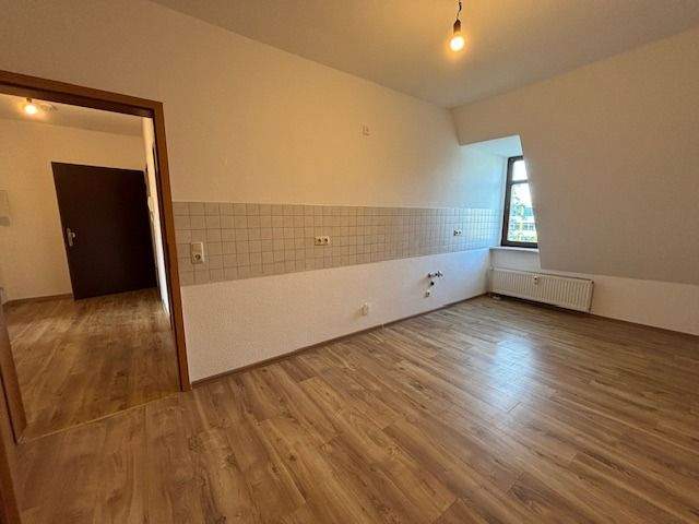 * Dölitz * 2 Zimmer * KücheBad mit Fenster * Wanne * EBK