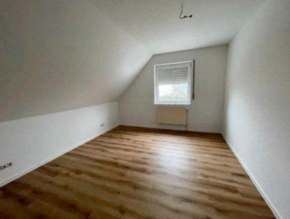 Einfamilienhaus Edewecht - 7 Zimmer, 150 m&sup2;, 379.000&euro; | Angebot:26958659