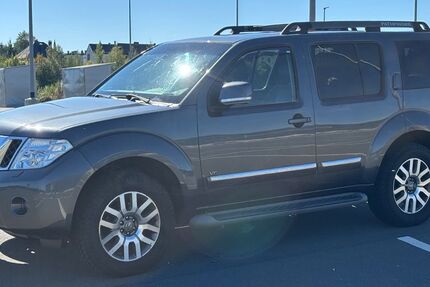 Nissan Pathfinder 193.000 km 9.499 &euro; Marktredwitz 95615
