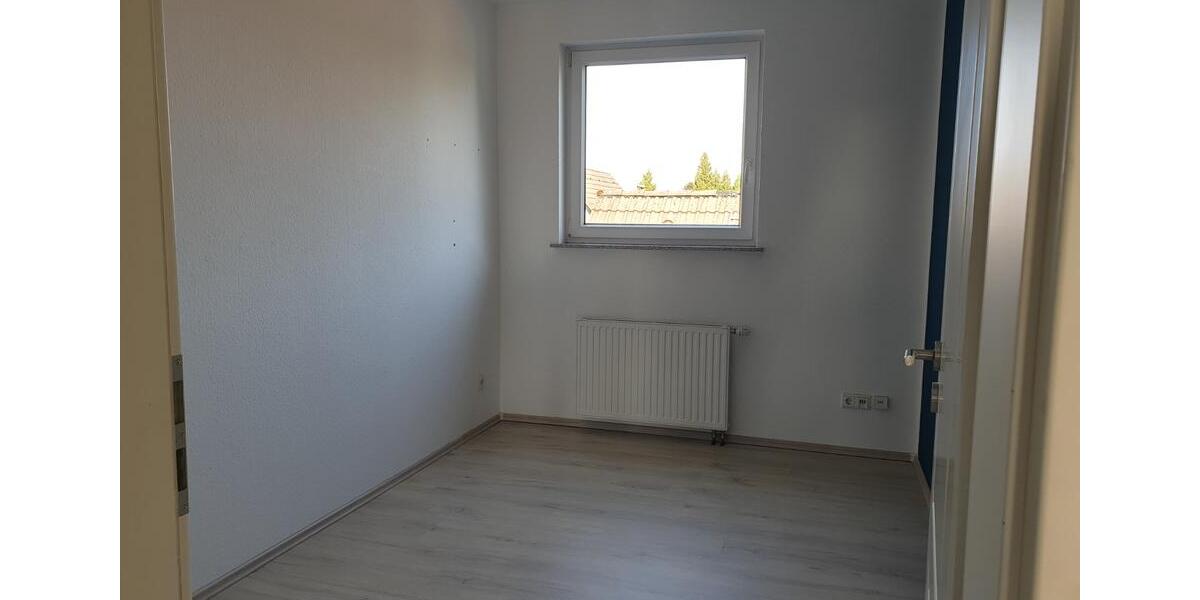 Dachgeschoßwohnung Langenfeld (Rheinland) - 3 Zimmer, 85 m&sup2;, 314.000&euro; | Angebot:24585617