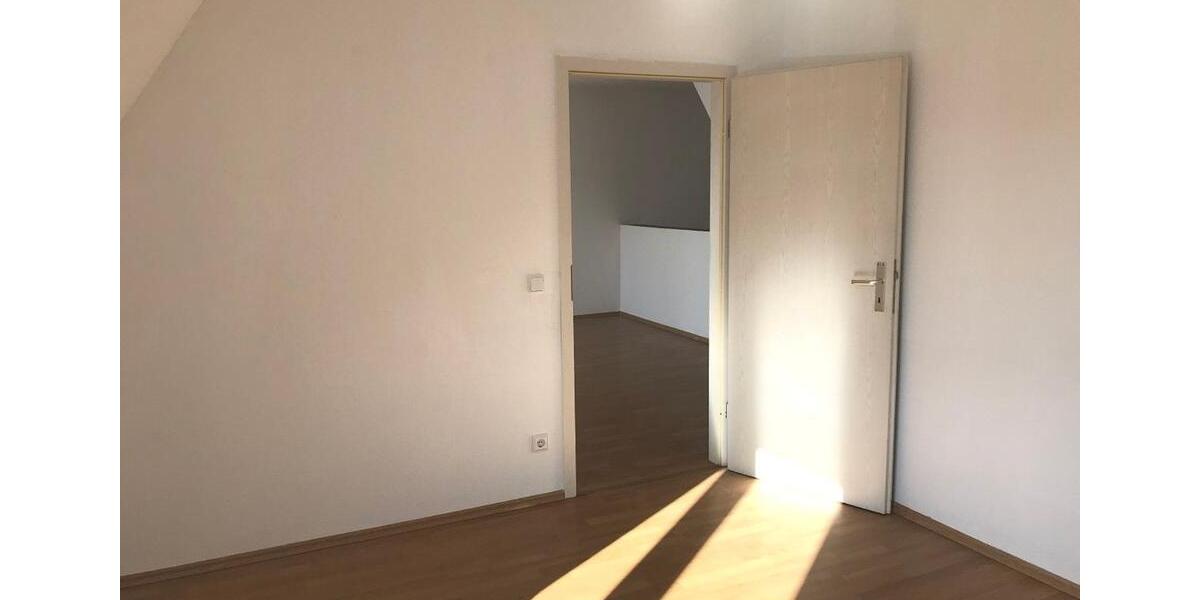 Etagenwohnung Löbau - 2 Zimmer, 55 m&sup2;, 290&euro; | Angebot:25902806