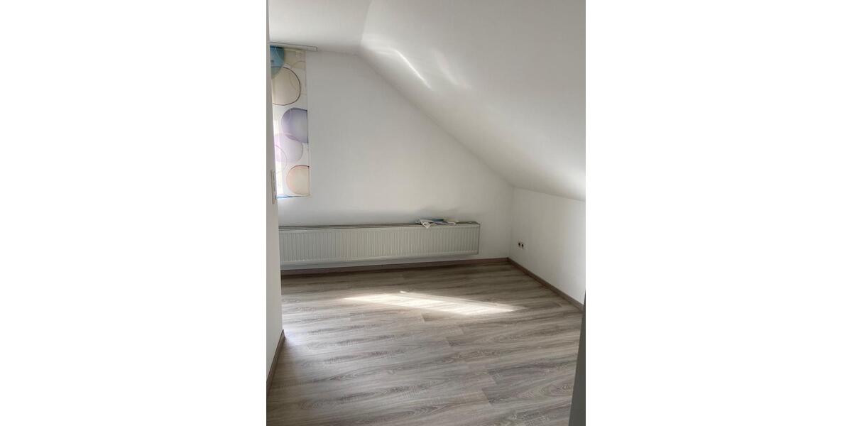 Dachgeschoßwohnung Gaildorf - 3 Zimmer, 68 m&sup2;, 800&euro; | Angebot:26634382