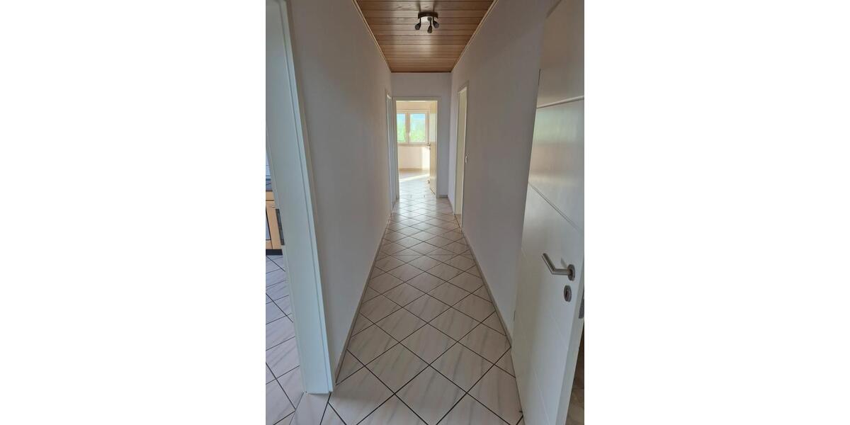Dachgeschoßwohnung Ayl - 3 Zimmer, 110 m&sup2;, 1.150&euro; | Angebot:26166209